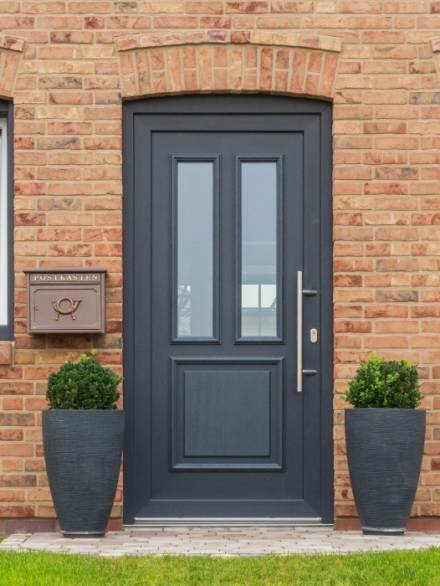 Moderne Haustür eines Hauses